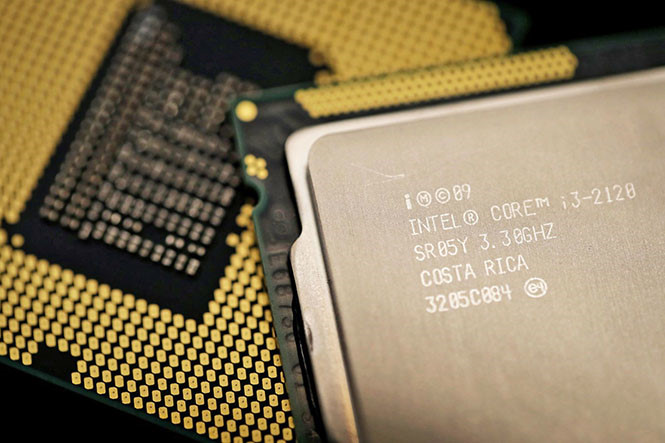 Meltdown và Spectre lợi dụng cách thức những "kernel" – hạt nhân của hệ điều hành – tương tác với bộ xử lý